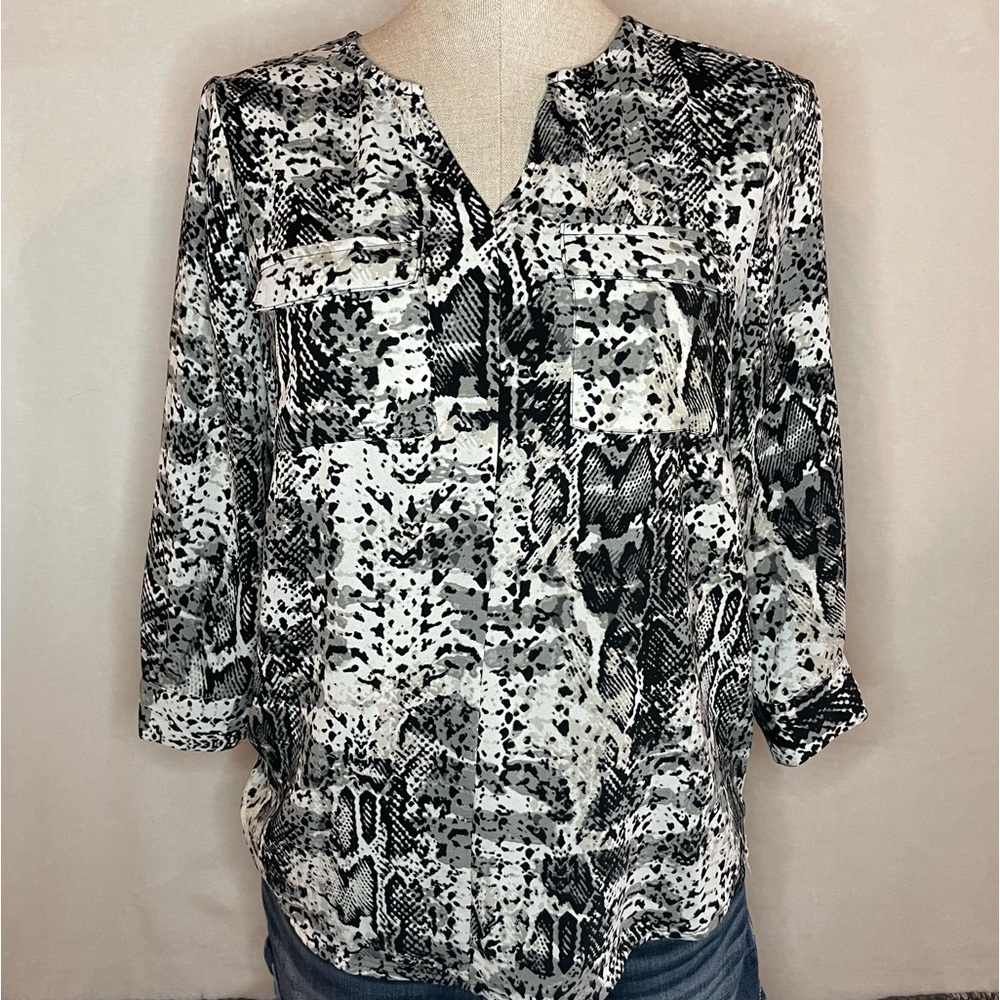 Apt. 9 snake skin blouse. Size small.